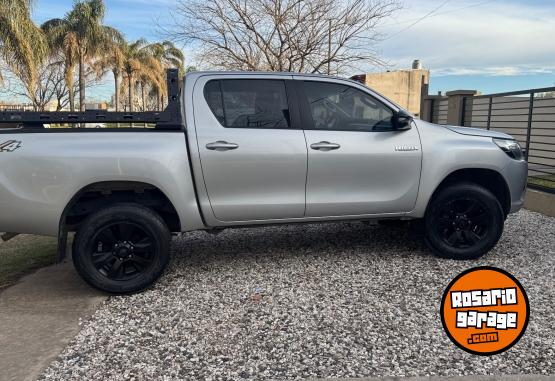 Camionetas - Toyota Hilux SR 2018 Diesel 55000Km - En Venta