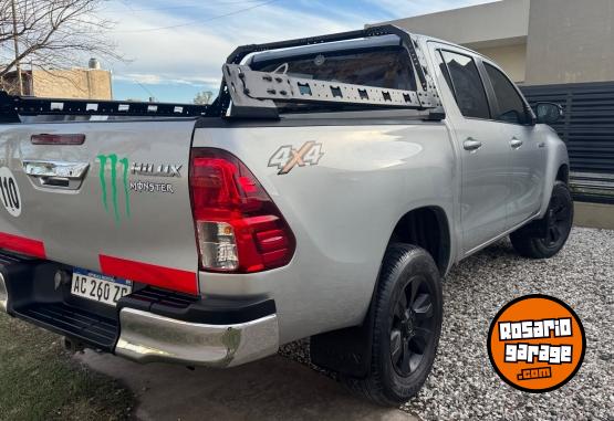 Camionetas - Toyota Hilux SR 2018 Diesel 55000Km - En Venta