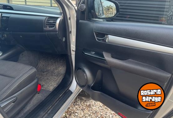 Camionetas - Toyota Hilux SR 2018 Diesel 55000Km - En Venta