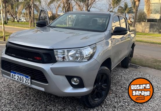 Camionetas - Toyota Hilux SR 2018 Diesel 55000Km - En Venta