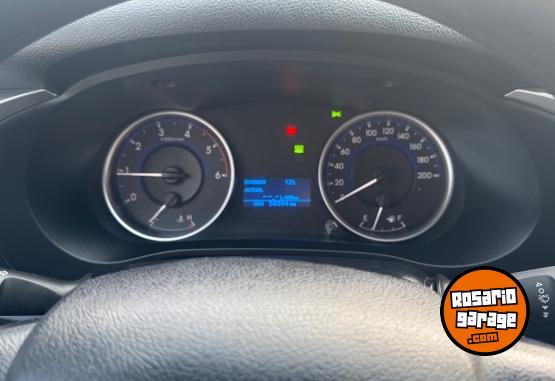 Camionetas - Toyota Hilux SR 2018 Diesel 55000Km - En Venta