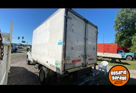 Camiones y Grúas - VENDO / PÉRMUTO FORD F-4000 CON CAJA TERMICA - En Venta