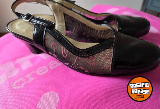 Indumentaria - Vendo Sandalias charol Nro 38 - En Venta