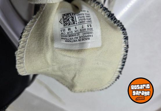 Indumentaria - Vendo Zapatillas Converse Nro 37 - En Venta