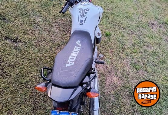 Motos - Honda NEW TITAN CG150 2021 Nafta 22400Km - En Venta