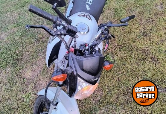 Motos - Honda NEW TITAN CG150 2021 Nafta 22400Km - En Venta