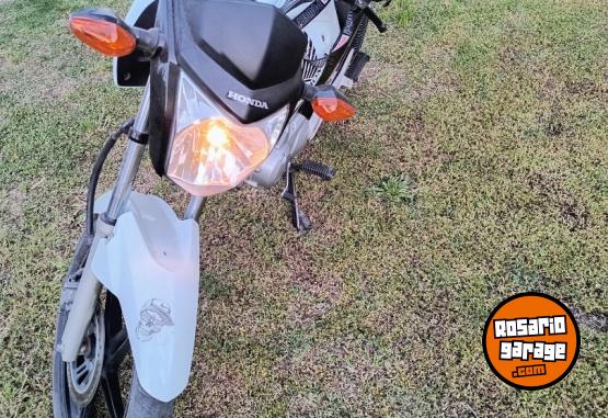 Motos - Honda NEW TITAN CG150 2021 Nafta 22400Km - En Venta