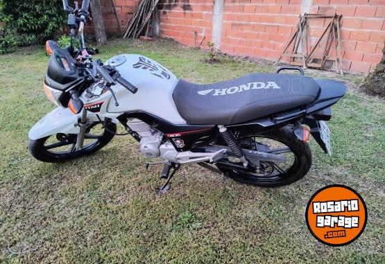 Motos - Honda NEW TITAN CG150 2021 Nafta 22400Km - En Venta