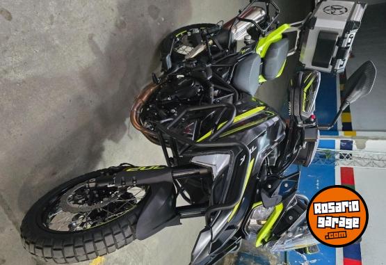 Motos - Benelli 702 2024 Nafta 15000Km - En Venta