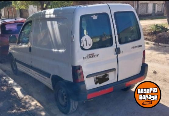 Utilitarios - Peugeot Partner Furgón Confort 2006 Diesel 265000Km - En Venta