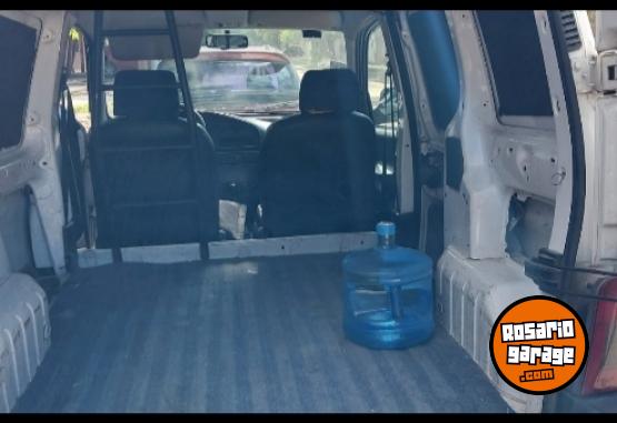 Utilitarios - Peugeot Partner Furgón Confort 2006 Diesel 265000Km - En Venta