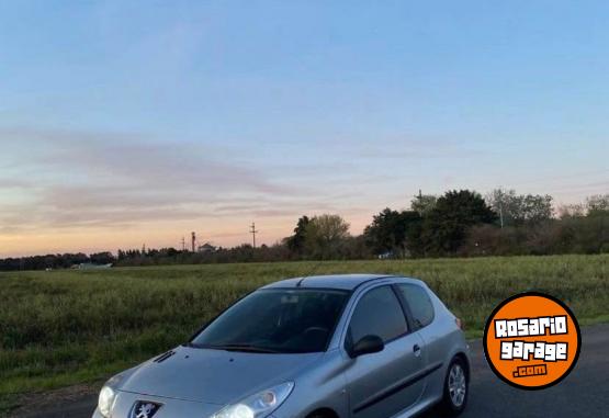 Autos - Peugeot 207 2011 Nafta 180000Km - En Venta