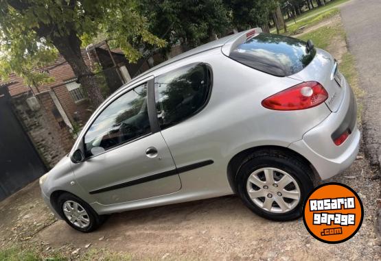 Autos - Peugeot 207 2011 Nafta 180000Km - En Venta