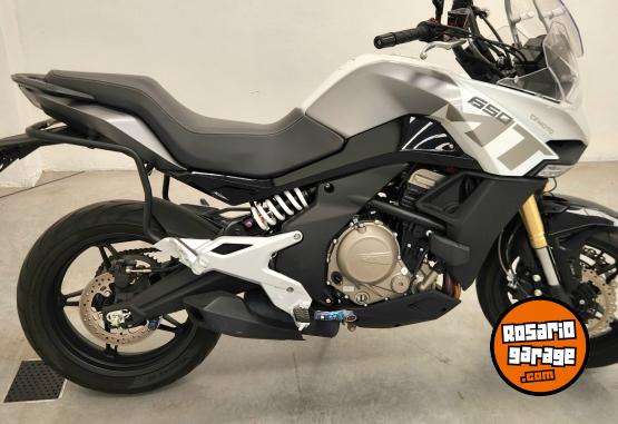 Motos - CF 650 Mt 2023 Nafta 2000Km - En Venta