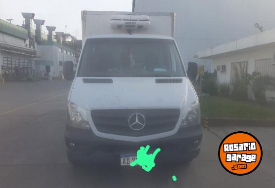 Camiones y Grúas - Sprinter 415 con furgon termico y gancheras inoxidable - En Venta