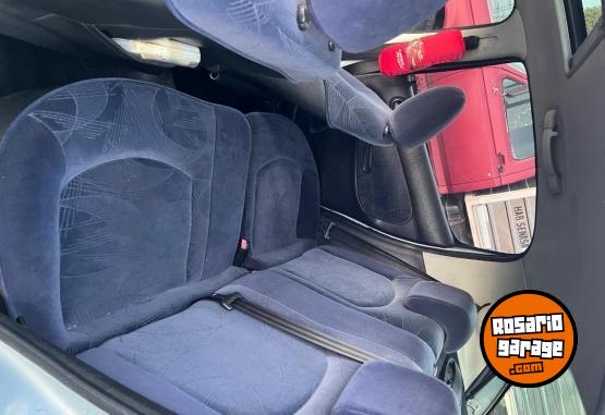 Autos - Peugeot 206 2004 Nafta 206000Km - En Venta