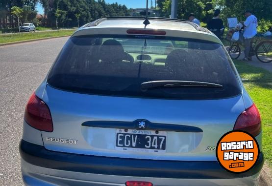 Autos - Peugeot 206 2004 Nafta 206000Km - En Venta