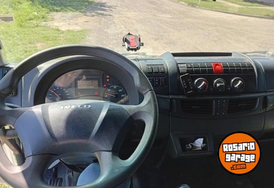 Camiones y Grúas - Iveco cursor 330 año 2021 - En Venta