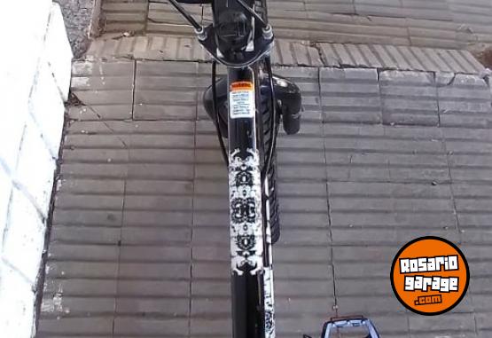 Deportes - BICICLETA BMX DE SALTO MARCA: AITA MODELO: ROCK. RODADO: 20. CON ROTOR EXCELENTE ESTADO SEMINUEVA - En Venta