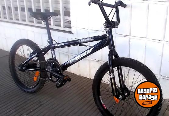 Deportes - BICICLETA BMX DE SALTO MARCA: AITA MODELO: ROCK. RODADO: 20. CON ROTOR EXCELENTE ESTADO SEMINUEVA - En Venta