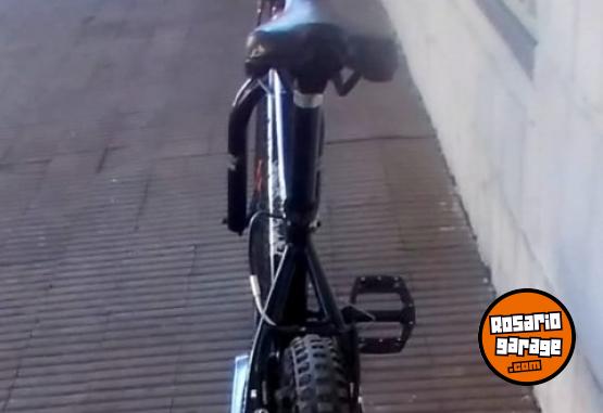 Deportes - BICICLETA BMX DE SALTO MARCA: AITA MODELO: ROCK. RODADO: 20. CON ROTOR EXCELENTE ESTADO SEMINUEVA - En Venta