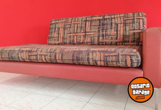 Hogar - Práctico sofá con medio respaldo - En Venta