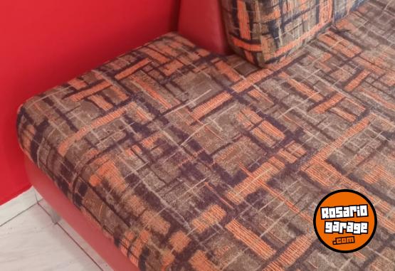 Hogar - Práctico sofá con medio respaldo - En Venta