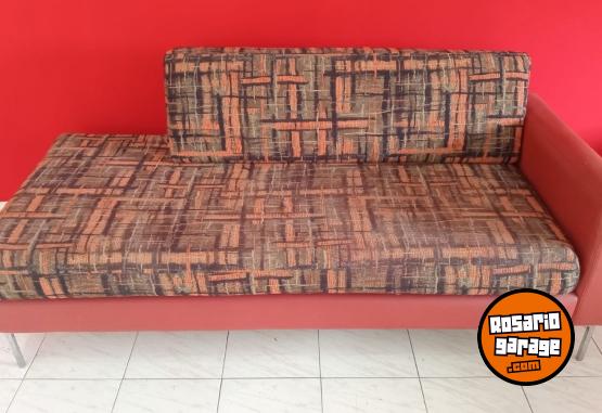 Hogar - Práctico sofá con medio respaldo - En Venta