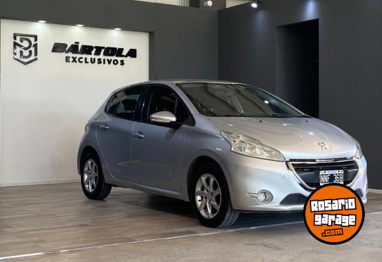 Autos - Peugeot 208 Touchcreen 2014 Nafta 92300Km - En Venta