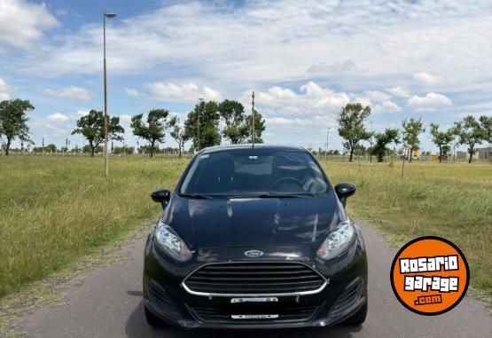 Autos - Ford Fiesta Kinetic S 2015 Nafta 240000Km - En Venta