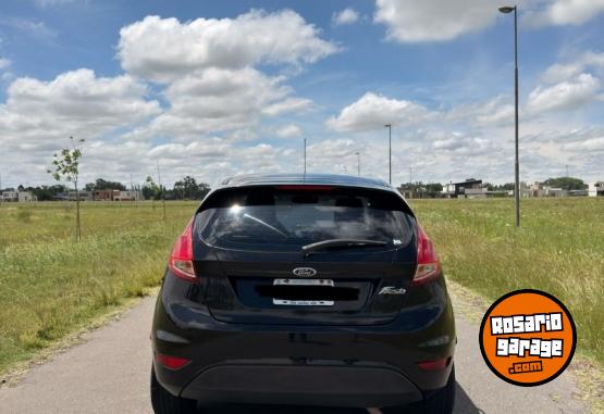 Autos - Ford Fiesta Kinetic S 2015 Nafta 240000Km - En Venta
