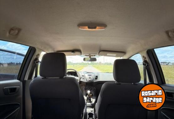 Autos - Ford Fiesta Kinetic S 2015 Nafta 240000Km - En Venta