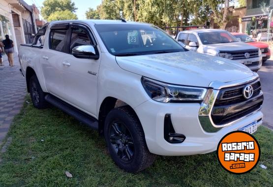 Camionetas - Toyota HILUX SRV 2.8 2023 Diesel 43000Km - En Venta