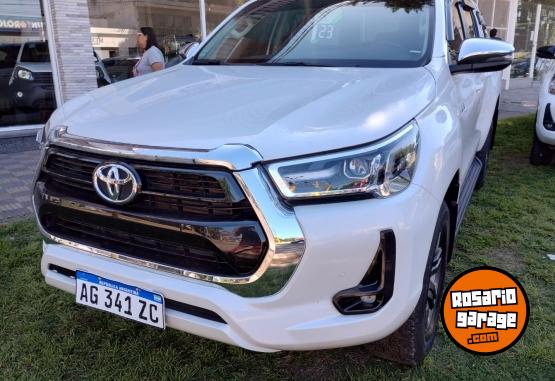 Camionetas - Toyota HILUX SRV 2.8 2023 Diesel 43000Km - En Venta