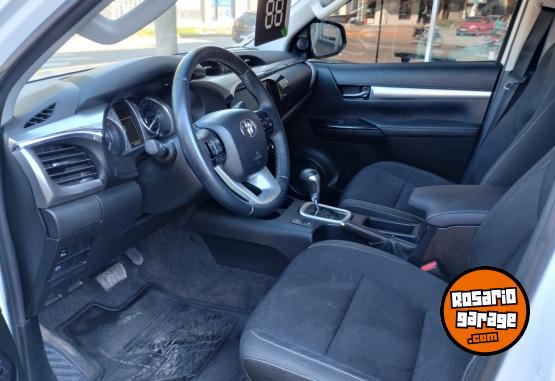 Camionetas - Toyota HILUX SRV 2.8 2023 Diesel 43000Km - En Venta