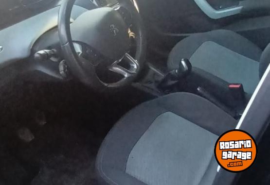 Autos - Peugeot 208 1.5 TOUCHSCREEN 2014 Nafta 111111Km - En Venta