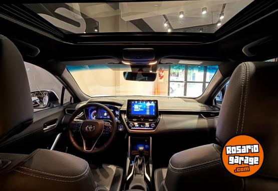 Autos - Toyota COROLLA CROSS SE-G 2024 Nafta 10000Km - En Venta