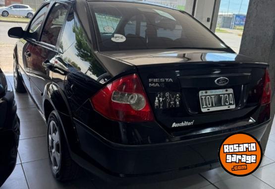 Autos - Ford Fiesta max 2010 Nafta 189000Km - En Venta