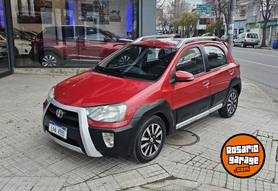 Autos - Toyota ETIOS XLS CROSS 1.5 N 2014 Nafta 130000Km - En Venta