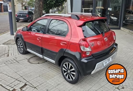 Autos - Toyota ETIOS XLS CROSS 1.5 N 2014 Nafta 130000Km - En Venta
