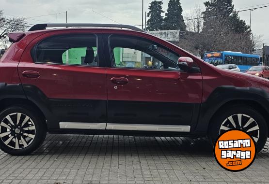 Autos - Toyota ETIOS XLS CROSS 1.5 N 2014 Nafta 130000Km - En Venta