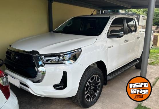 Camionetas - Toyota Hilux 2023 Diesel 17800Km - En Venta