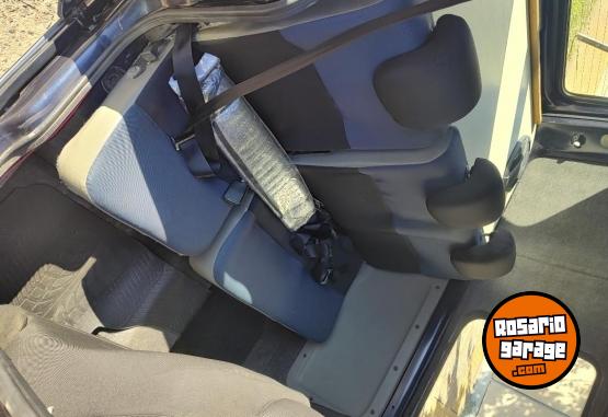 Utilitarios - Renault Kangoo 2011 GNC 275000Km - En Venta