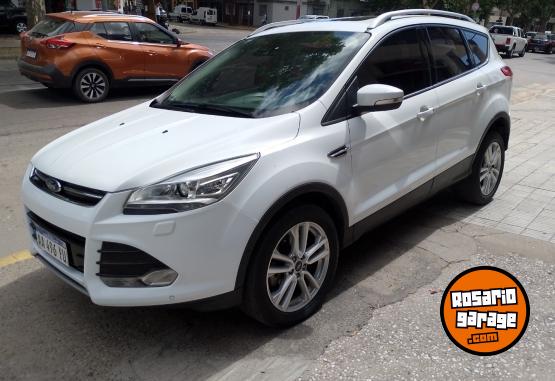 Camionetas - Ford Kuga Titanium 4x4 AT 2016 Nafta 100000Km - En Venta