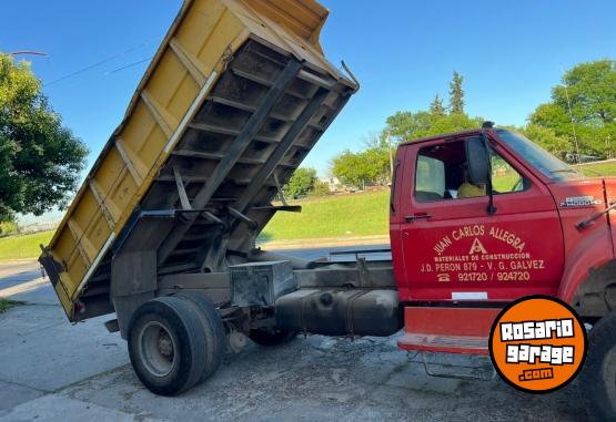 Camiones y Grúas - Camion Ford 14000 - Volcador - En Venta