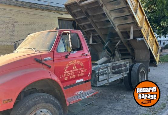 Camiones y Grúas - Camion Ford 14000 - Volcador - En Venta