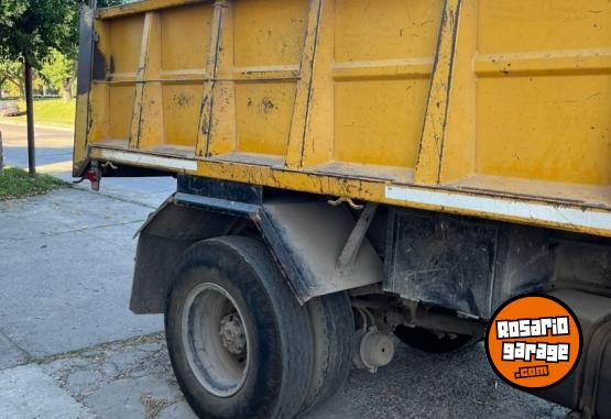 Camiones y Grúas - Camion Ford 14000 - Volcador - En Venta