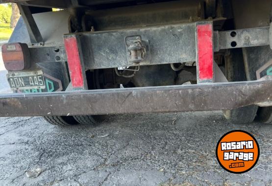 Camiones y Grúas - Camion Ford 14000 - Volcador - En Venta