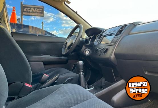 Autos - Nissan tiida 2011 Nafta 180000Km - En Venta