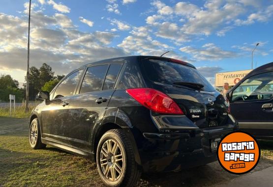 Autos - Nissan tiida 2011 Nafta 180000Km - En Venta